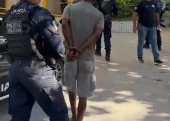 Polícia prende suspeitos por tráfico com armas, munições e drogas em Piratininga