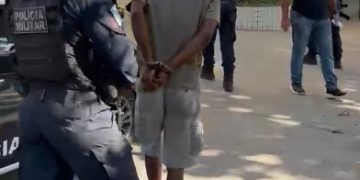 Polícia prende suspeitos por tráfico com armas, munições e drogas em Piratininga