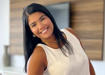 Família realiza ato de fé pela recuperação de empresária vítima de feminicídio em Niterói