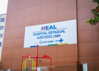 Profissionais de saúde de hospitais estaduais do RJ enfrentam atrasos salariais e falta de benefícios