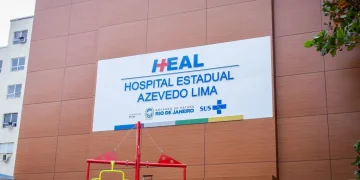 Profissionais de saúde de hospitais estaduais do RJ enfrentam atrasos salariais e falta de benefícios