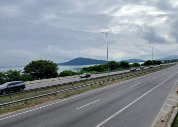 Trânsito na BR-101 entre São Gonçalo e Niterói permanece tranquilo durante feriado prolongado