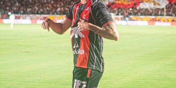 Vitória vence Flamengo e avança às oitavas da Copa do Brasil