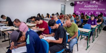 Inscrições para o vestibular Cederj 2026.2 terminam neste domingo; são 7.505 vagas