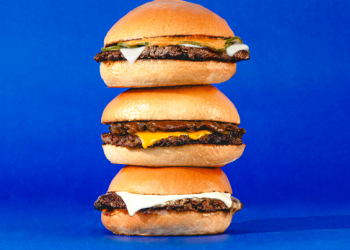 GeneaL amplia atuação com lançamento do GÊ Burger focado em hambúrgueres artesanais