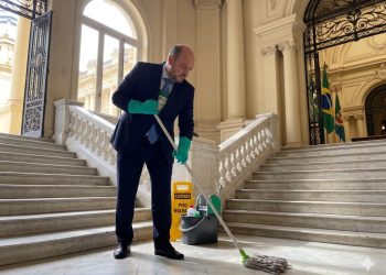 Exonerações na Fazenda do Rio de Janeiro após investigações sobre Refit e esquema de fraude