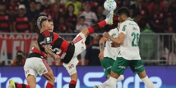 Flamengo e Coritiba lideram expulsoes no Brasileiro 2026 até a 17ª rodada