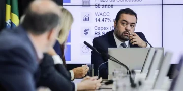 Operação Federal investiga Cláudio Castro e outros ex-governadores do Rio por crimes financeiros