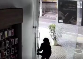 Polícia investiga arrombamento e roubos em loja de eletrônicos em Icaraí