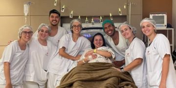 Filho de repórter da Globo nasce saudável após parto normal de 8h30 e celebra chegada ao mundo