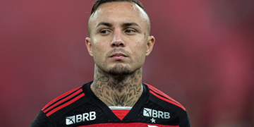 Flamengo negocia troca de Everton Cebolinha por lateral do Cruzeiro para substituir Alex Sandro