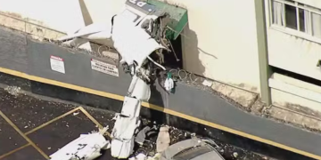 Avião monomotor colide com prédio em Belo Horizonte; piloto estava inconsciente