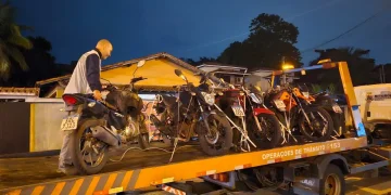 Operação em Niterói apreende 12 motos e registra 23 autuações por irregularidades