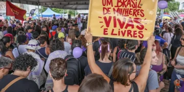 INSS passa a pagar pensão a órfãos de feminicídio por até 18 anos