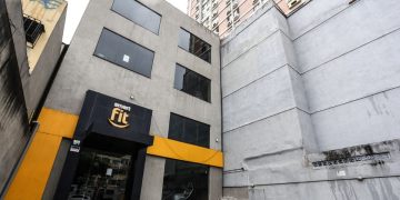 Aluna tem Kindle roubado na Smart Fit de Niterói; aparelho é devolvido após repercussão
