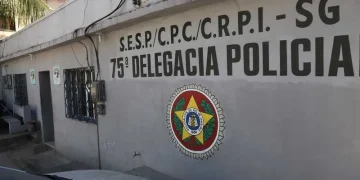 Polícia prende homem por manobras perigosas com moto na RJ-106 em Ipiíba