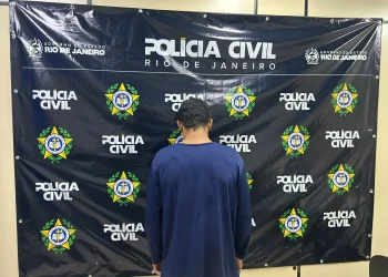 Polícia Civil prende homem por violência doméstica e ameaça em Maricá