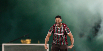 Hulk é apresentado oficialmente pelo Fluminense antes do jogo no Maracanã