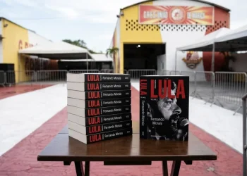 Lançamento do livro “Lula – Volume 2” de Fernando Morais em Maricá