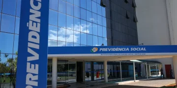 INSS inicia pagamento antecipado de R$ 39 bilhões do 13º a aposentados e pensionistas