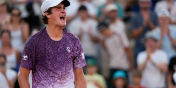 João Fonseca estreia com vitória no segundo Grand Slam, em Roland Garros