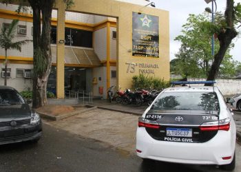 Homem conhecido como ‘Jogador’, líder do tráfico em São Gonçalo, é preso com tornozeleira