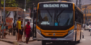 Primeira linha de ônibus do Rio a não aceitar dinheiro inicia operação digital com gestão da MOBI-Rio