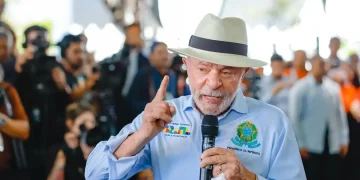 Lula reforça desejo de retomar controle de estatais e visita fábrica de fertilizantes em Sergipe