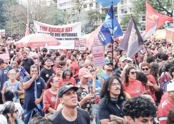 Protestos em São Paulo articulam combate à precarização do trabalho e violência de gênero