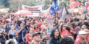 Protestos em São Paulo articulam combate à precarização do trabalho e violência de gênero