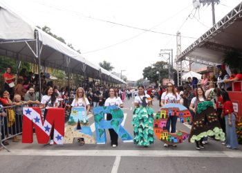 Desfile cívico celebra 212 anos de Maricá com foco em inovação, educação e economia