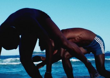 Mostra “Kairós” no Rio explora momentos decisivos na fotografia contemporânea