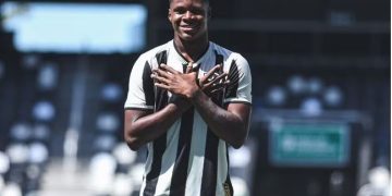 Kadir, atacante do Botafogo, participa de amistosos da seleção do Panamá antes da Copa