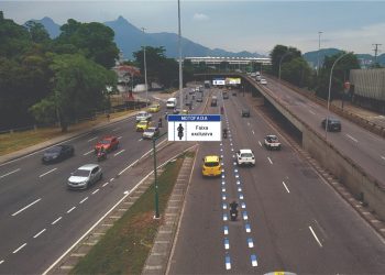Projeto na Câmara do Rio propõe faixas de segurança e áreas de espera para motos em vias de grande circulação