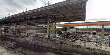 Mulher morre após colisão entre motocicleta e ônibus em Santa Cruz, Rio