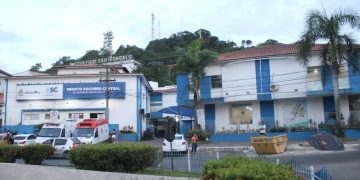 Policial de folga é baleado ao reagir a assalto próximo ao Fórum de Santa Catarina, em São Gonçalo