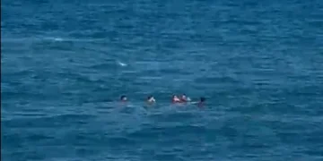 Homem de 26 anos sofre ferimentos em incidente no mar de Maricá; resgate com moto aquática