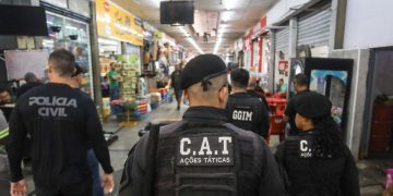 Niterói realiza operação de fiscalização e interditação de estabelecimento comercial no Centro
