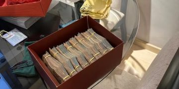 Polícia Federal apreende R$ 500 mil em caixas de sapato na operação contra esquema de fraudes e lavagem de dinheiro