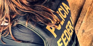 Polícia Federal apreende itens de cidadão americano em operação contra tráfico de fauna no Rio