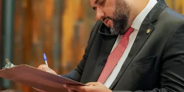 Polícia Federal apreende mensagens com ameaças violentas em celular do deputado Thiago Rangel