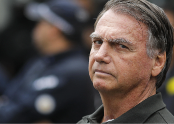 Defesa de Bolsonaro pede revisão de condenação de 27 anos por tentativa de golpe no STF