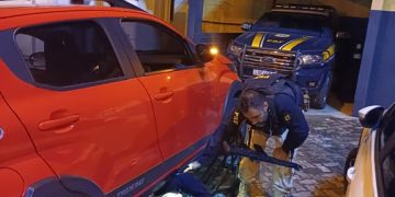 Homem é detido por receptação de carro clonado na BR-101, em São Gonçalo