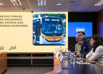 Rio inicia pagamento por Pix e cartões nos ônibus, com fim do dinheiro em espécie