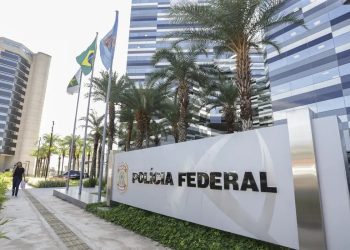 Polícia Federal prende empresário e agentes em operação contra organização criminosa em várias regiões