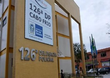 Polícia apreende drogas e armas após troca de tiros que resultou em duas mortes em Cabo Frio
