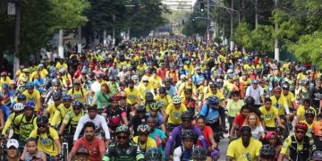 Niterói realiza passeio ciclístico com mais de 10 mil pessoas pelo Maio Amarelo