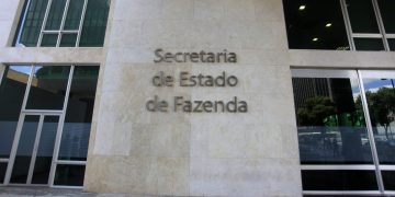 Sefaz do Rio de Janeiro anuncia processos disciplinares após investigações sobre esquema na Refit