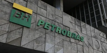 Petrobras desmente rumores sobre concurso com 1.400 vagas e salários de R$ 15 mil