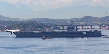 USS Nimitz chega ao Rio para fase brasileira da Operação Southern Seas 2026